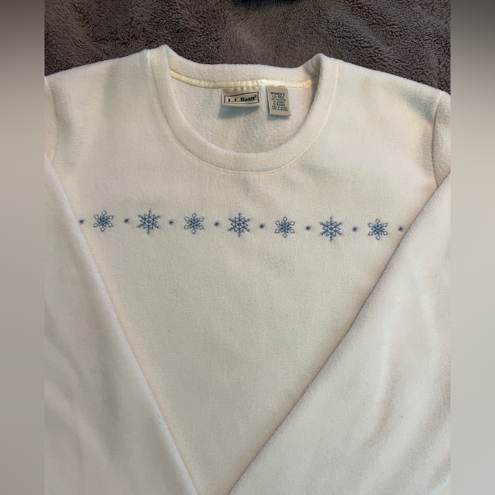 Vintage L.L. Bean Snowflake women’s sweater size L